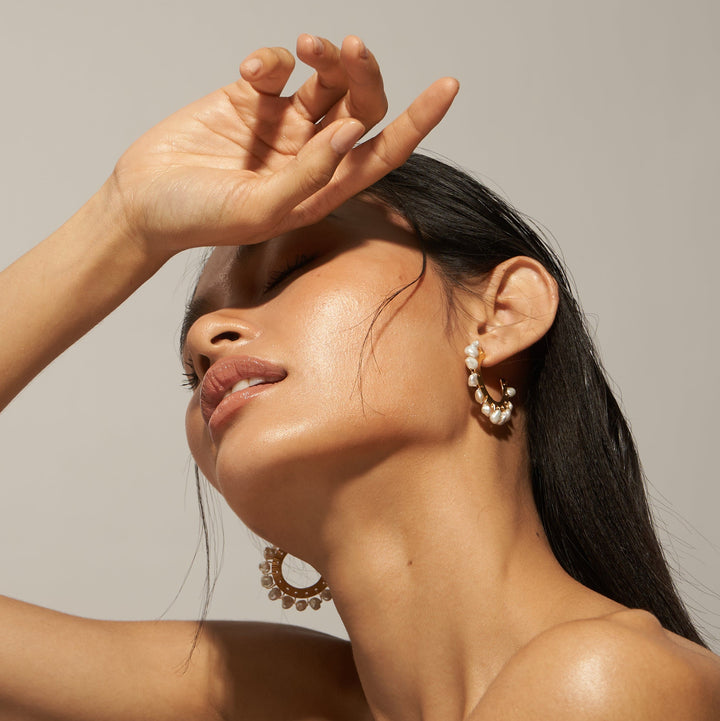 Salita Matthews model wearing the Iesha Pearl Silver Earrings