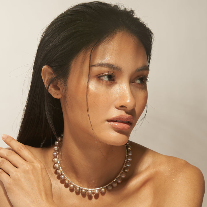 Salita Matthews model wearing the Iesha Soleh Silver Pearl Choker Necklace