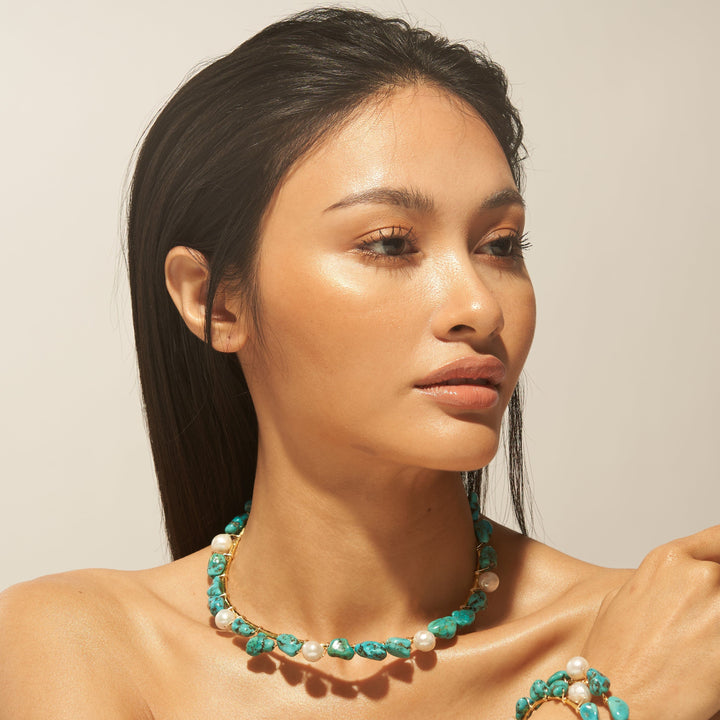 Salita Matthews model wearing the Vida Pearl Turquoise Stone Choker Necklace