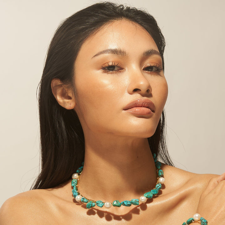 Salita Matthews model wearing the Vida Pearl Turquoise Stone Choker Necklace